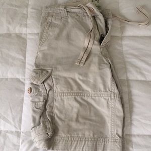 🐚Seashell White Cargo Abercrombie Shorts🐚